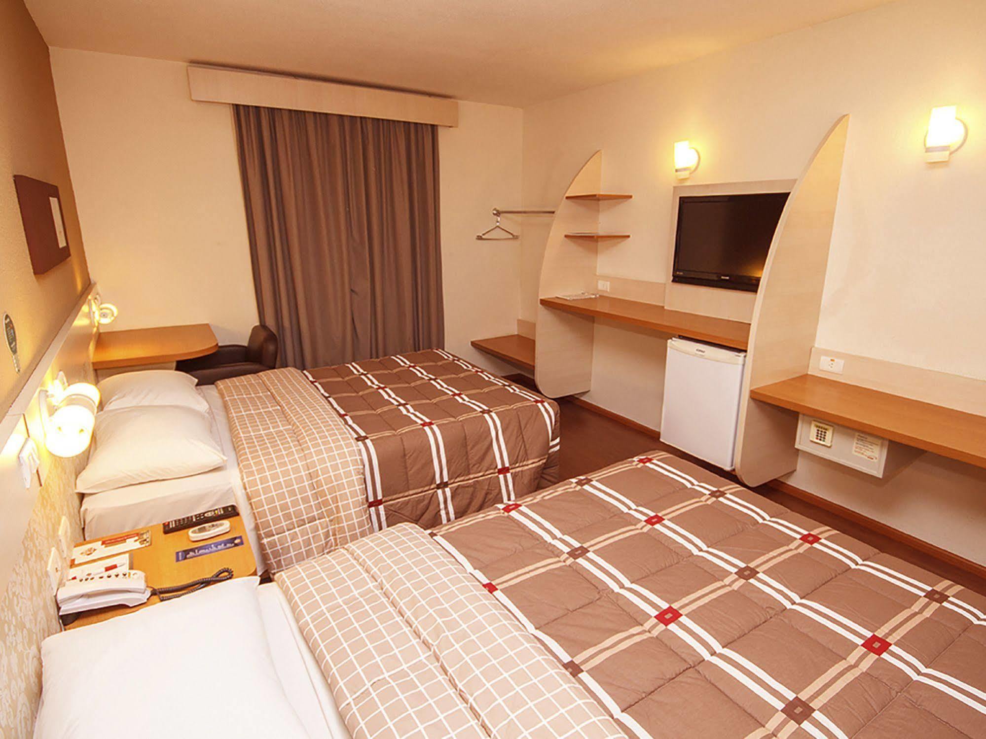 Hotel 10 Uniao Da Vitoria Buitenkant foto